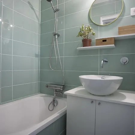 Apartment Charming Bright Studio Near The Batignolles